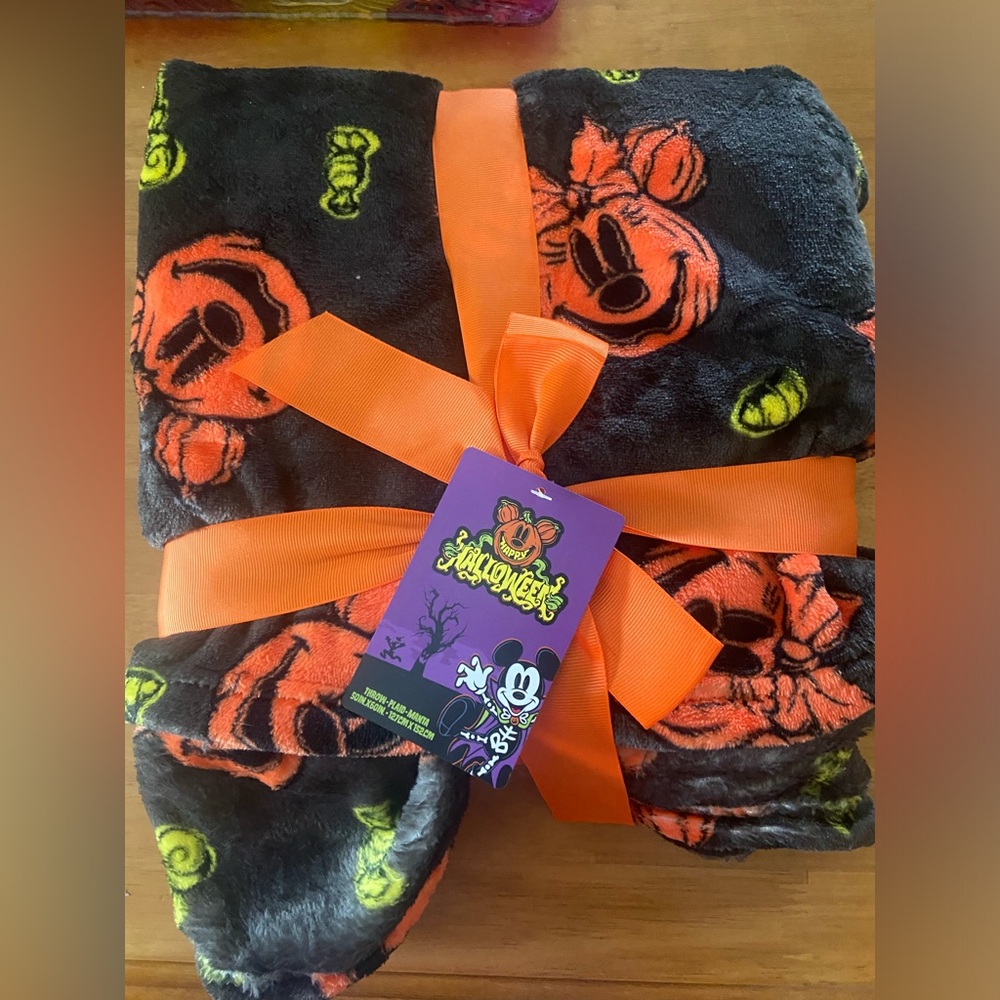 NWT Disney Parks Halloween blanket.